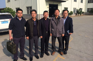 誠(chéng)意打動(dòng)客戶，韓商飛萬(wàn)里赴鑫發(fā)驗(yàn)廠